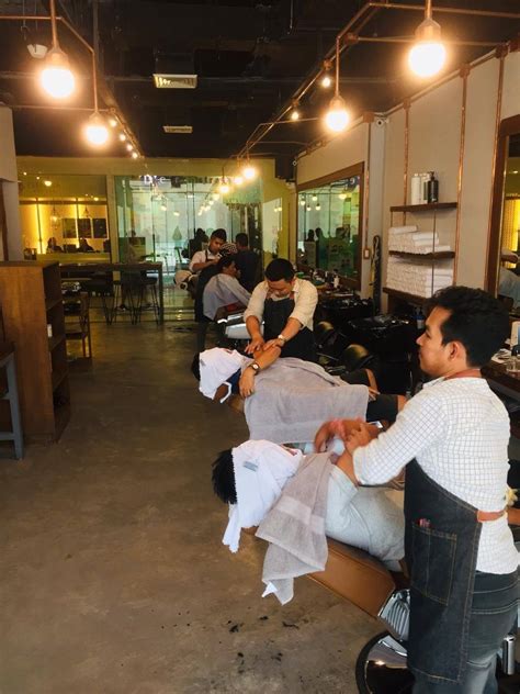 The Village Barber And Supply Shop Fort Bonifacio .